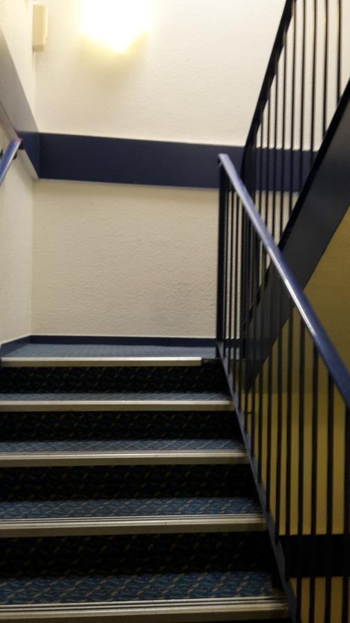 Ibis Budget Lille Lesquin Aeroport Eksteriør billede